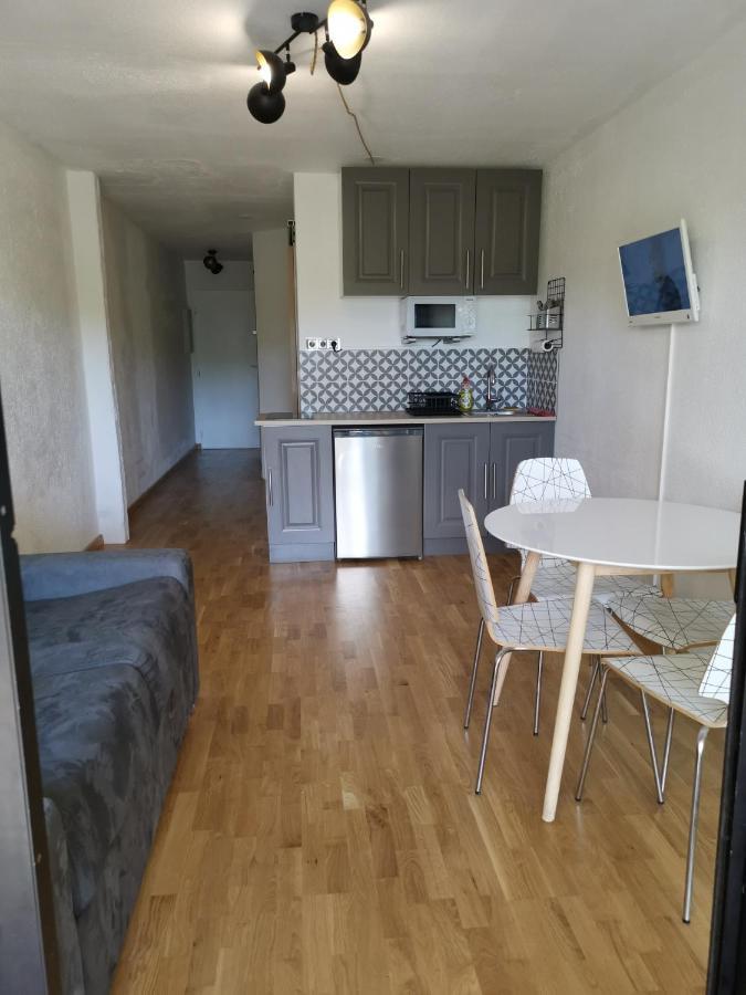 2 Pieces A Appartement *